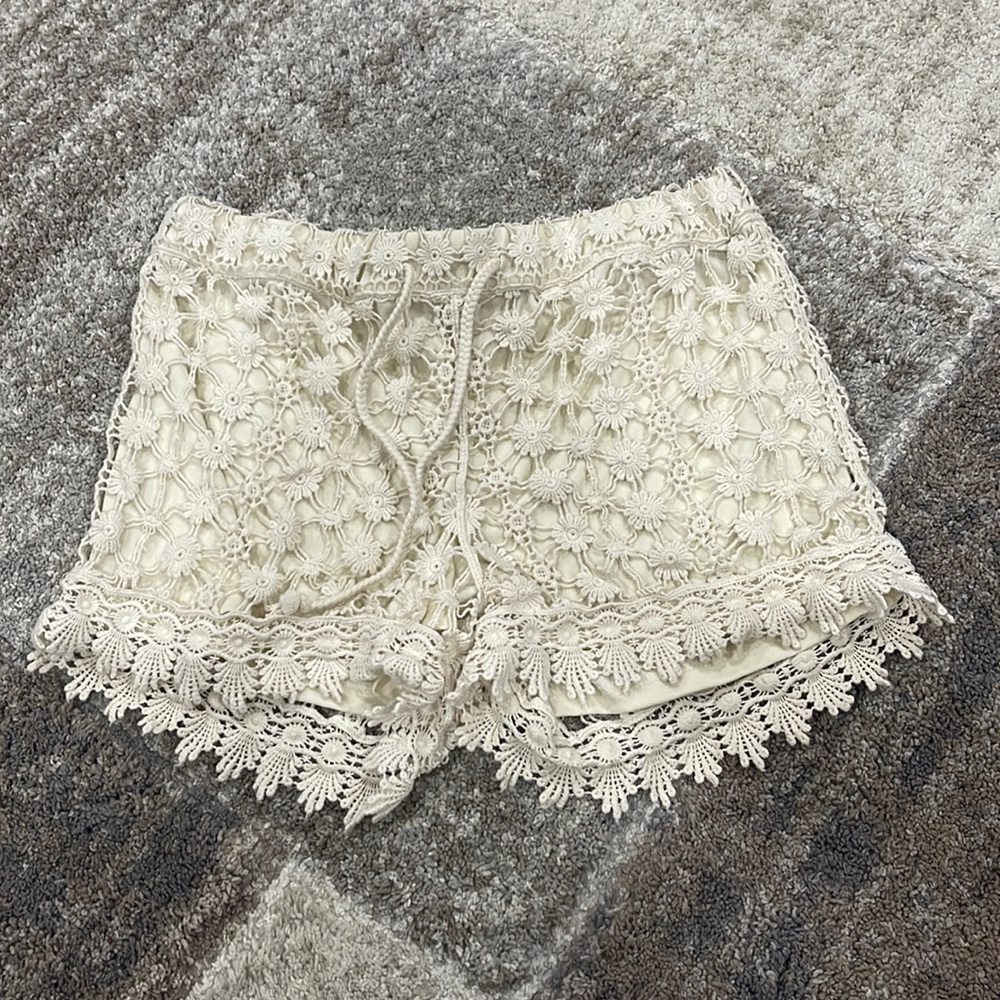 Cream color lace shorts size L